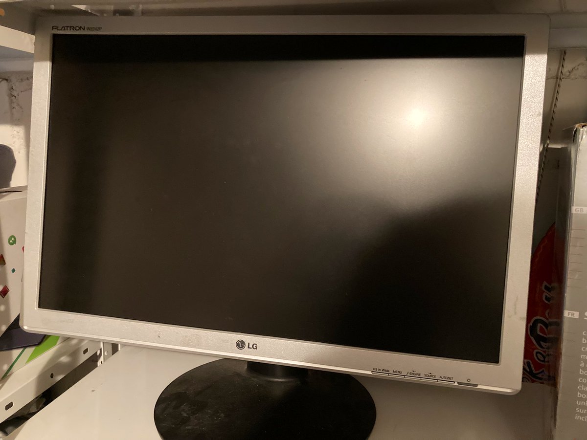 WatsonHier's tweet photo. #wish2hand Abzugeben Monitor LG Flatron W2242P-SS, 22 Zoll. Ohne Kabel. https://t.co/tlUWcFRHeQ