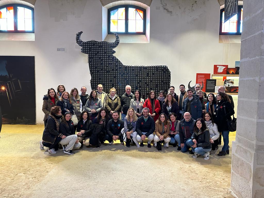 SERME (@mskserme) on Twitter photo Despidiendo #SERME2023
#Cádiz
Enhorabuena a los organizadores
<a href="/drwillyjara/">Willy Fernández Jara</a> y <a href="/DrPepeFdez/">Dr Pepe Fdez</a>
¡Y a todos los sermeros!
#SERME
Soñando ya con #SERME2024 #Valladolid
<a href="/residentesSERAM/">Residentes SERAM</a> <a href="/SERAM_RX/">SERAM - Sociedad Española de Radiología Médica</a> Despidiendo #SERME2023
#Cádiz
Enhorabuena a los organizadores
<a href="/drwillyjara/">Willy Fernández Jara</a> y <a href="/DrPepeFdez/">Dr Pepe Fdez</a>
¡Y a todos los sermeros!
#SERME
Soñando ya con #SERME2024 #Valladolid
<a href="/residentesSERAM/">Residentes SERAM</a> <a href="/SERAM_RX/">SERAM - Sociedad Española de Radiología Médica</a>