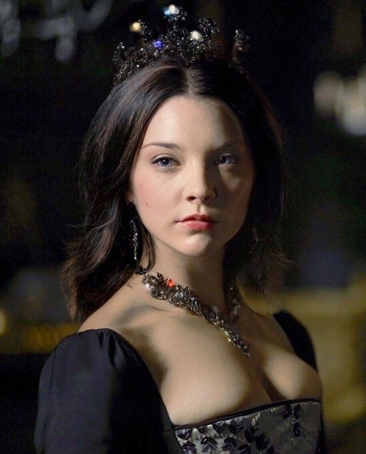 Happy birthday to the queen at playing queens, lady natalie dormer. 