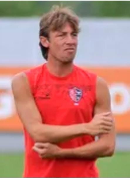 cabrerahercap's tweet photo. En un ratito juega Newell's y @copes_pablo tiene siempre un sorteo para vos. Vamos con la remera sin mangas roja que uso Heinze. Con un solo RT estás. Daleeeee https://t.co/HW6Ra0RC49