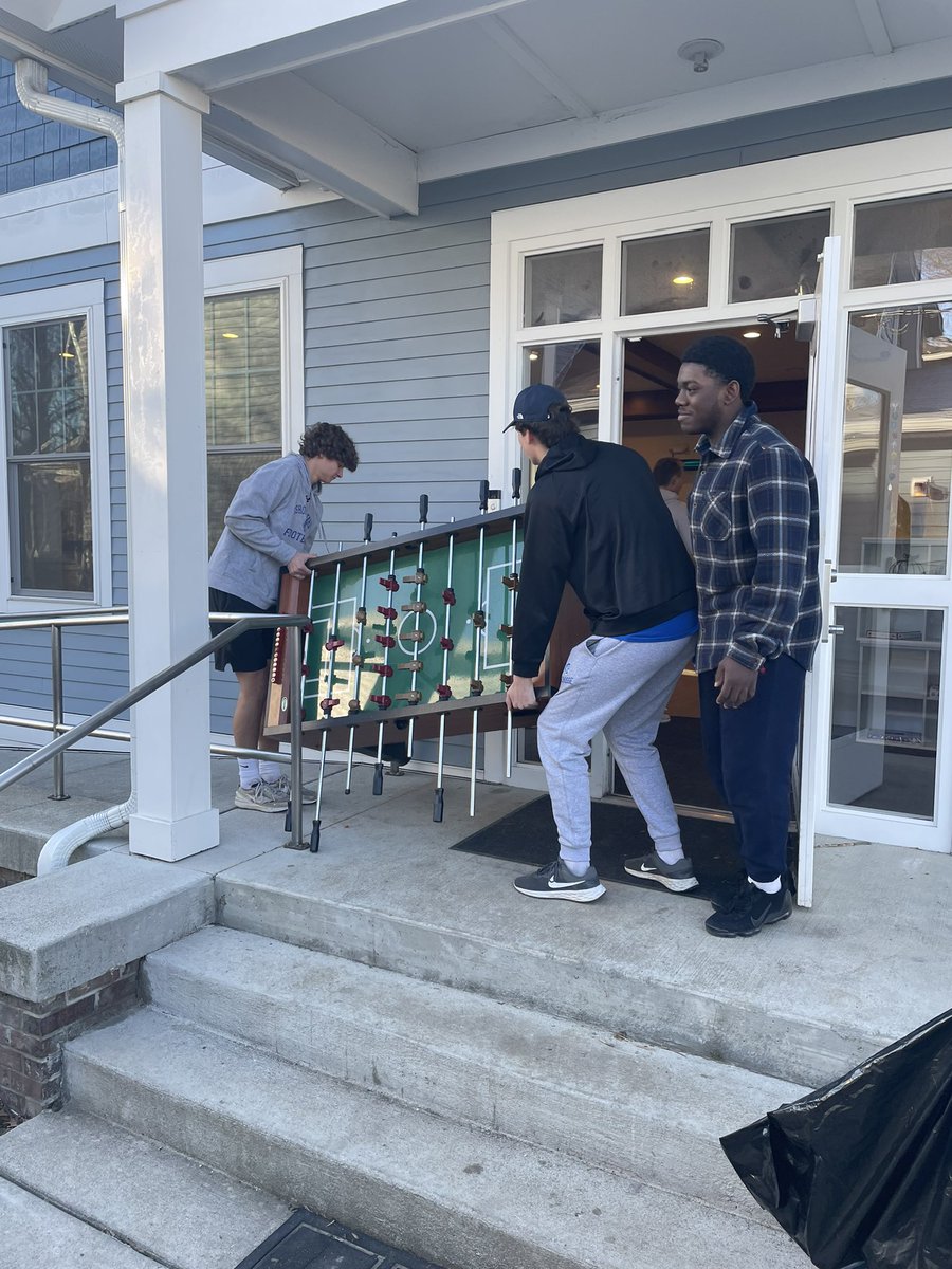 BCHSTrojansFB's tweet photo. Great seeing our team out in the community this morning giving back, working alongside a great organization @miracle_place! 

#GoTrojans https://t.co/CwGQs2eInJ