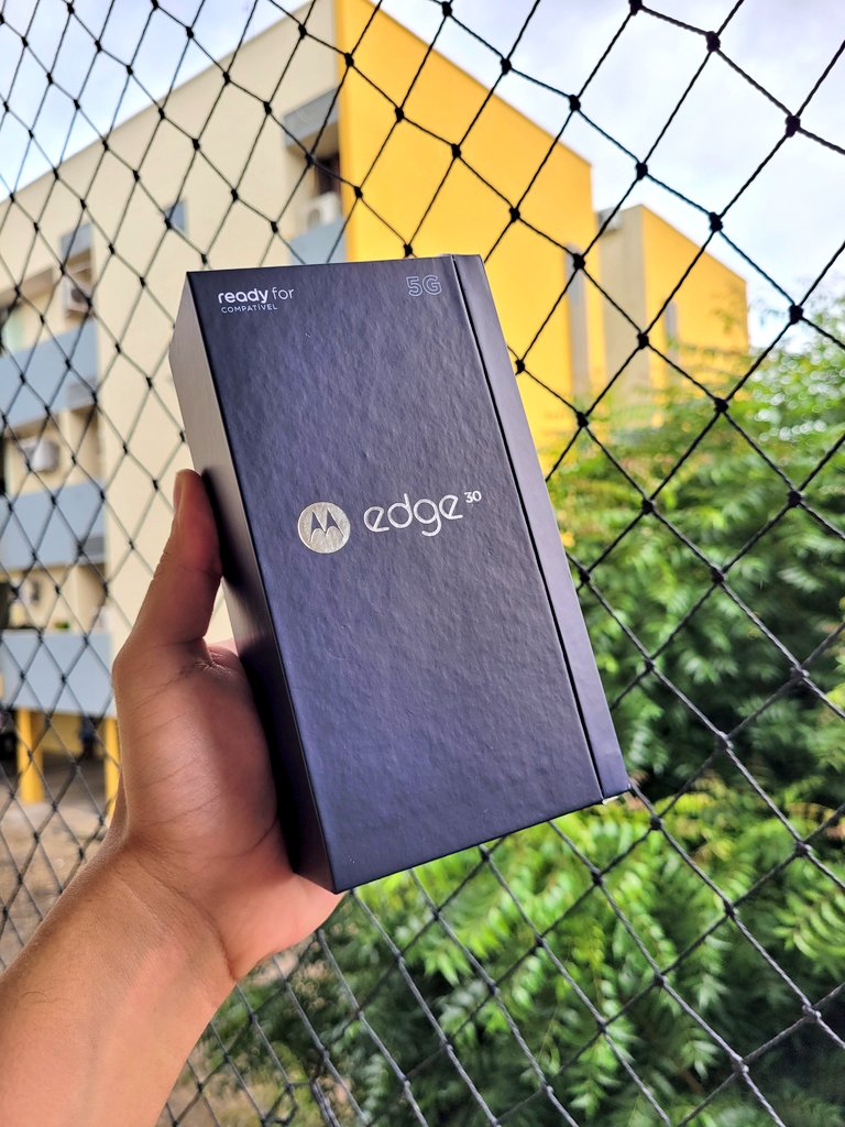 tecduos's tweet photo. Ele está entre nós! O Edge 30 da @MotorolaBR chegou hoje no TD Studio. O que você gostaria de saber sobre o aparelho? #Edge30 https://t.co/P0U98Qp6mu