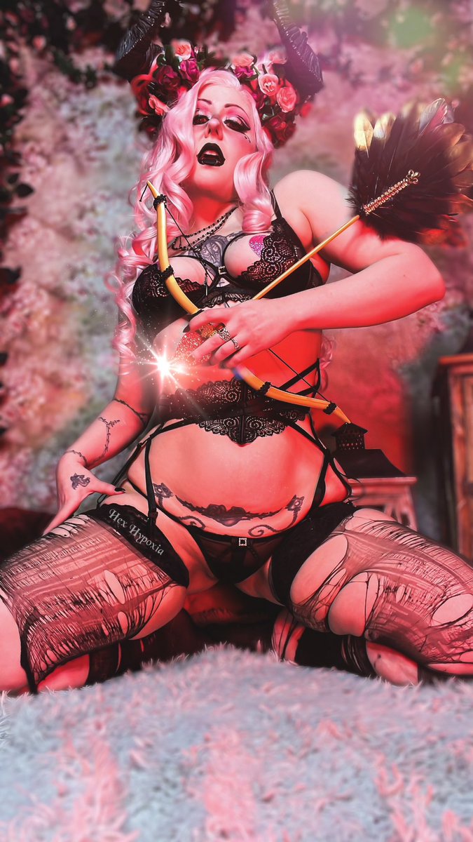 Hex Hypoxia on Twitter: "Takin over for Cupid, how’s my aim?💘"