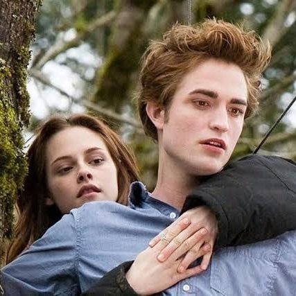 Stephanie Meyer, autora de "Crepúsculo", anunciou que lançará dois livros no mesmo universo da série

Embora seja um retorno a "Forks", não se sabe se Edward, Bella e outros personagens estarão presentes nesses novos títulos 

O projeto já está em andamento, mas sem uma previsão