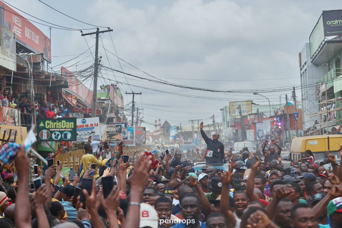 exquisiteOG's tweet photo. Nothing like this has ever happened in Lagos. I am shocked and terribly excited. What a day to be alive! https://t.co/j6IlI9S5Ce
