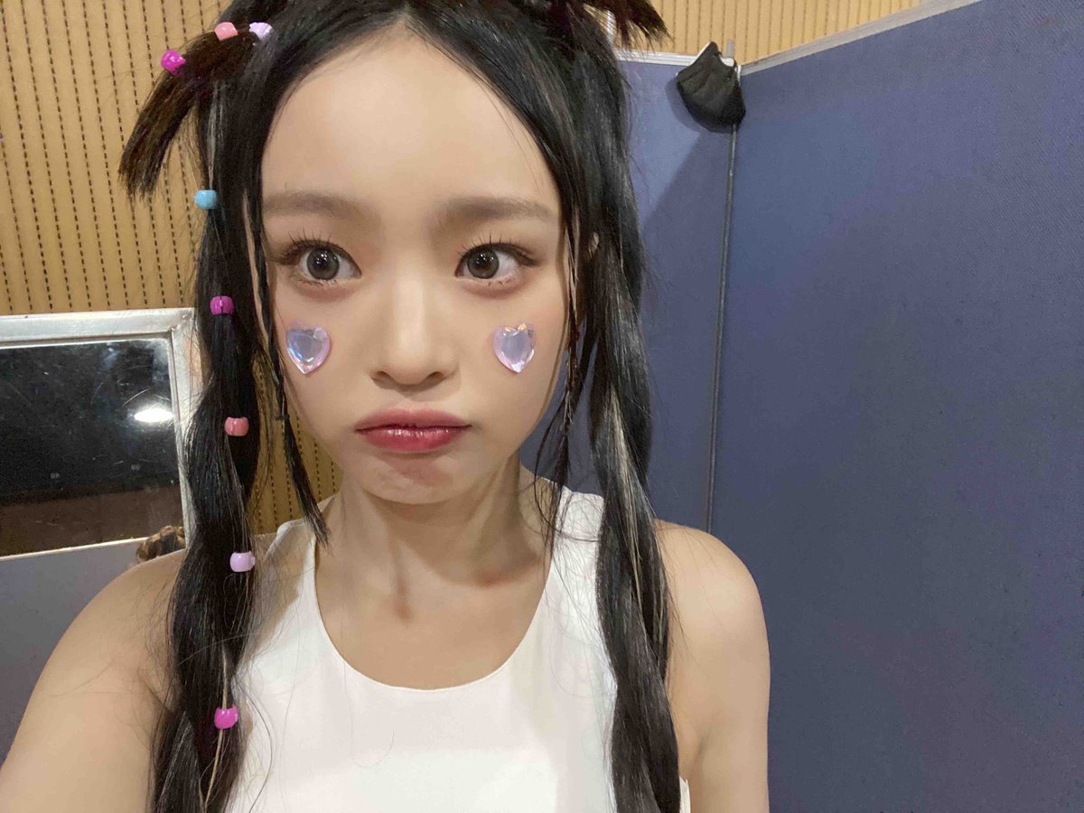 archivehanni's tweet image. CUTE GIRL HANNI