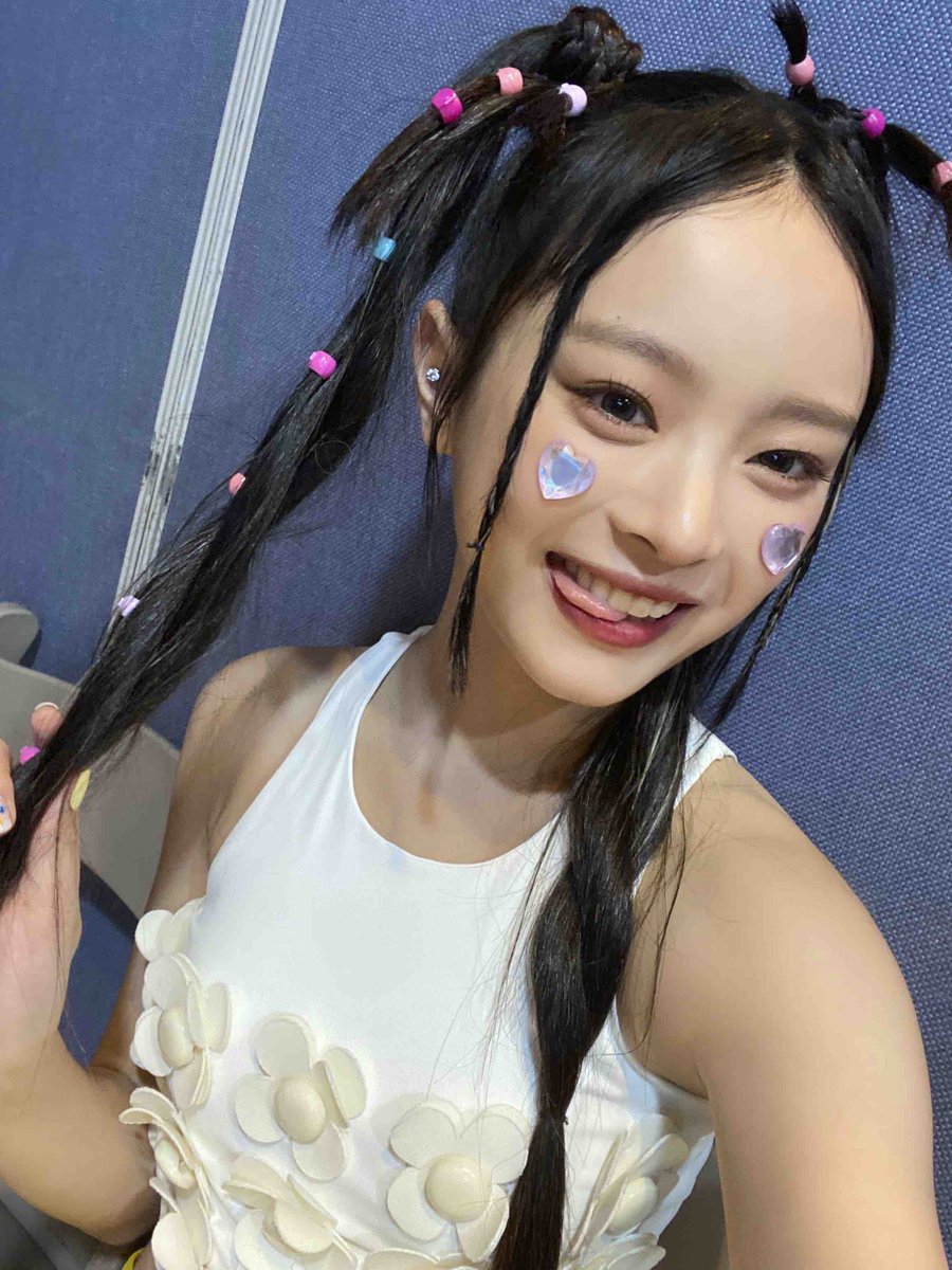 archivehanni's tweet image. CUTE GIRL HANNI