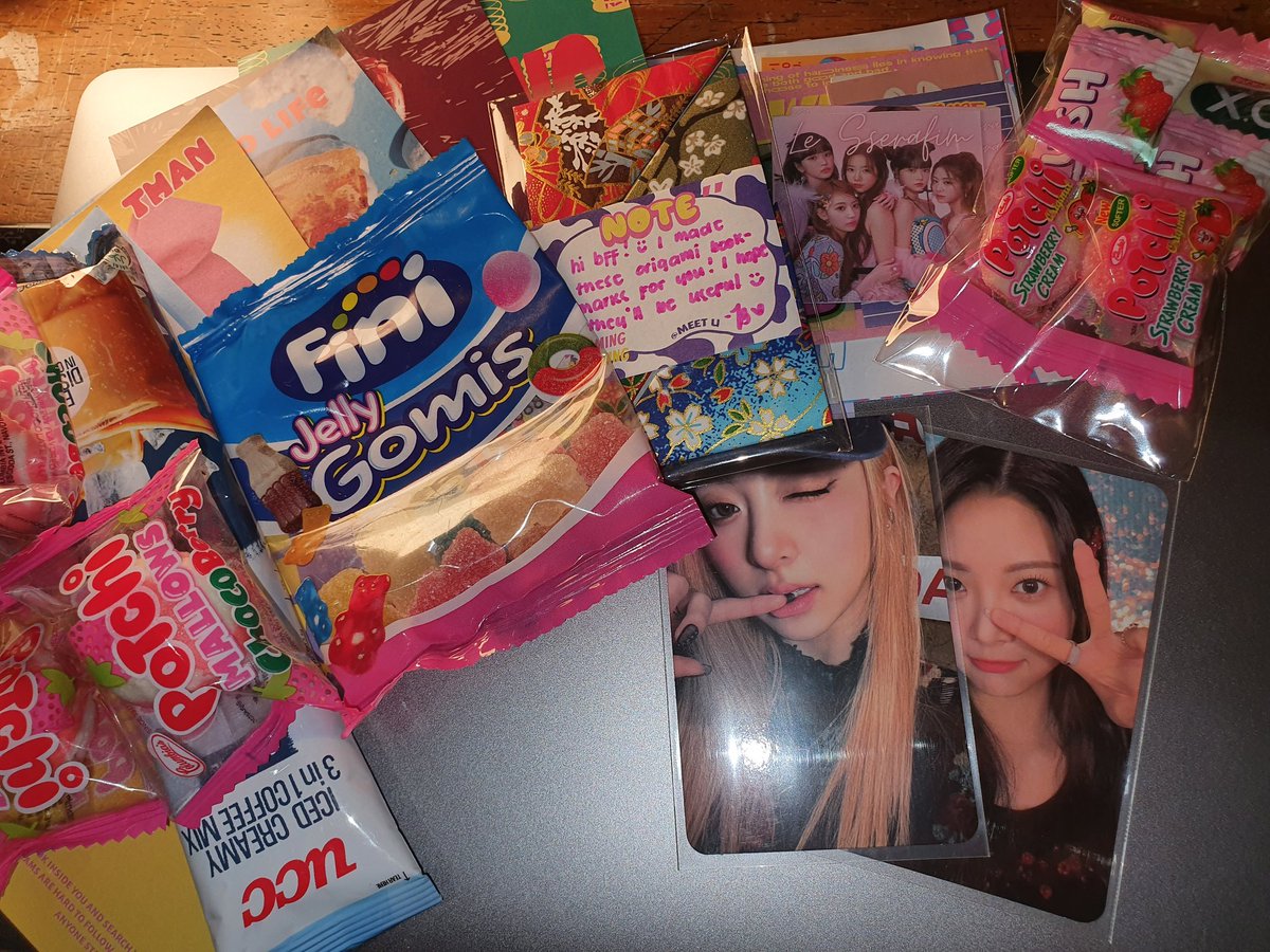hiraiiikatsu's tweet photo. #harukibuys #bellaprooftwt
( ˘▽˘)っ from @uarmybellaaa

Hi bff!! hehe hotgirl and manchae came home safely! you really never cease to surprise me with a lot of things hehehe also grabe sa candies HAHAHA thanks sa pa feeding program! hihi you d best 5ever! https://t.co/F66TSu6TL7