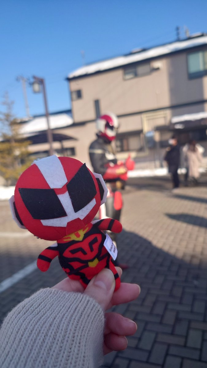 mimi_F12's tweet photo. バス、まさかの平日ダイヤとか
一生終わらない踏切点検とかあったけど楽しいだるま市でした。
遊んでくれた皆さんありがとー😂 https://t.co/uwpLrNe3Nr