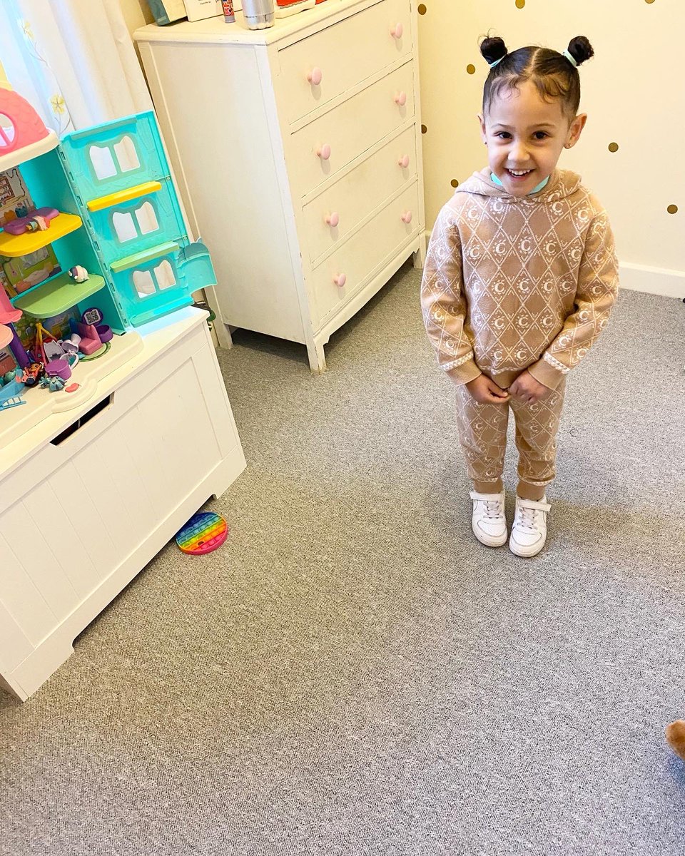 NaimaLacerna's tweet photo. Ameerah wearing @chloefashion x @cpchildsplay 👀 https://t.co/M6HL7D7vgR