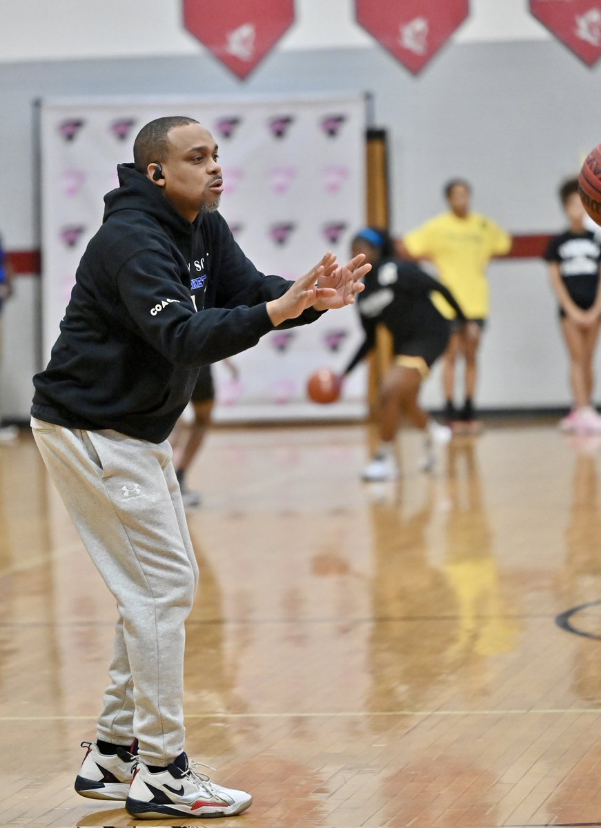 CghrMedia's tweet photo. π #CGHRMedia
NORTH CAROLINA
HIGH SCHOOL
Congratulations to #ScotlandHS Head Coach - Rosheien McClain @roshien2025 & his Team for winning the Sandhills Athletics 4A/3A Conference Championship
Record:
17 - 7 Overall
12 - 0 Conference
1st of Many....
#NCBallers https://t.co/IiXr5lqWzw