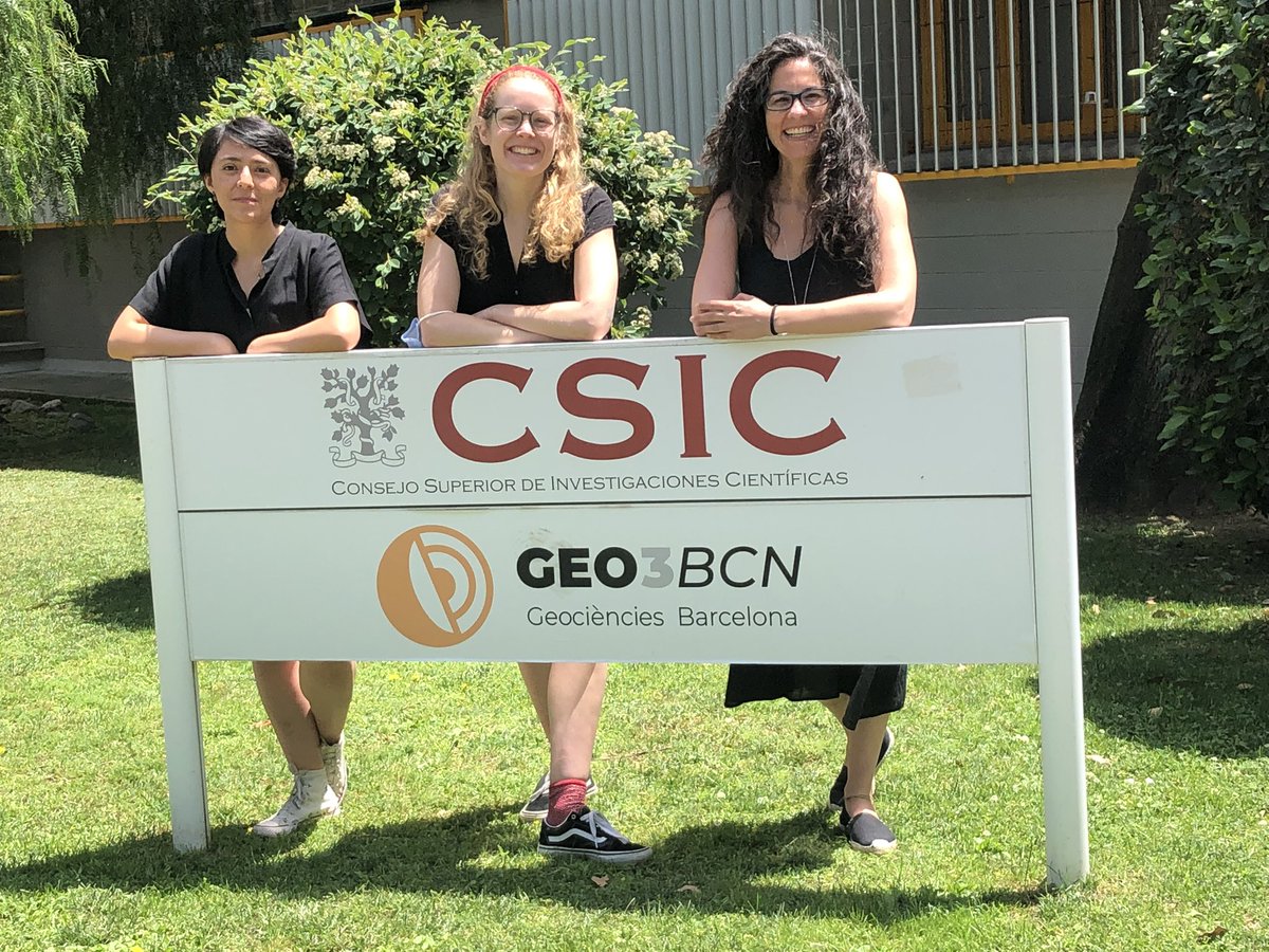 palaeoecology's tweet photo. Today is the International Day of Women and Girls in Science, and I would like to thank the absolutely gorgeous team with which I have the honour of work in the laboratory of paleoecology #palab, in @GEO3BCN_CSIC #palaeoecology #11F #WomenInSTEM https://t.co/lYk6HqvbeY