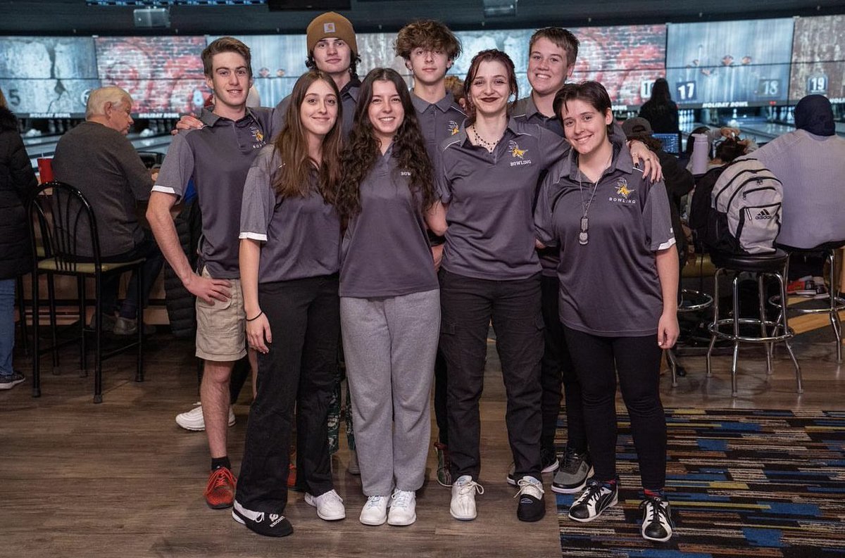 Luckie5019's tweet photo. Wishing the WMHS Boys Varsity bowling team good luck today at the NJSIAA North I Grp 3 Sectionals! 💛🖤🎳❌ #strikes #noopenframes #wmhsbowling @wmhometownpride @WMAthleticDept https://t.co/dQN88WbZSH