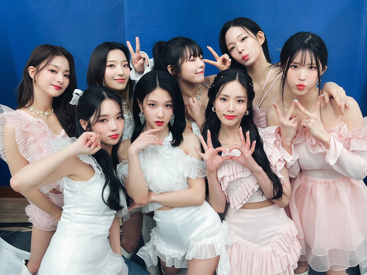 Image for [💌fromis_9] Won the Hanteo Music Awards Post Generation Award🏆 Fromis, congratulations on the award 🥳🎉 Even the stage we haven’t seen in a long time So perfect❤️‍🔥 Flover☘️ Thank you for your support today🥰 Fromis 9 https://t.co/dWIoB9YTrQ