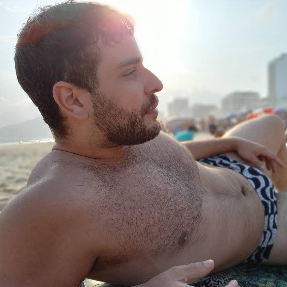 _caribear's tweet photo. Bora brincar de pula pula? 
Eu inflo o brinquedo e você pula. https://t.co/oD4I7xRpd2