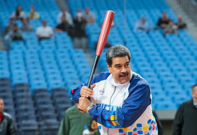 arthur0002's tweet photo. #11DeFeb !Felicito a la Venezuela victoriosa 👏por su extraordinaria participación en la Serie Del Caribe 2023, con el Estadio "Simón Bolívar" obra moderna de gran nivel, que pese al bloqueo ha salido adelante. Seguiremos venciendo con el Pdte @NicolasMaduro 

#SomosPasiónCaribe https://t.co/iDNsVqslZK