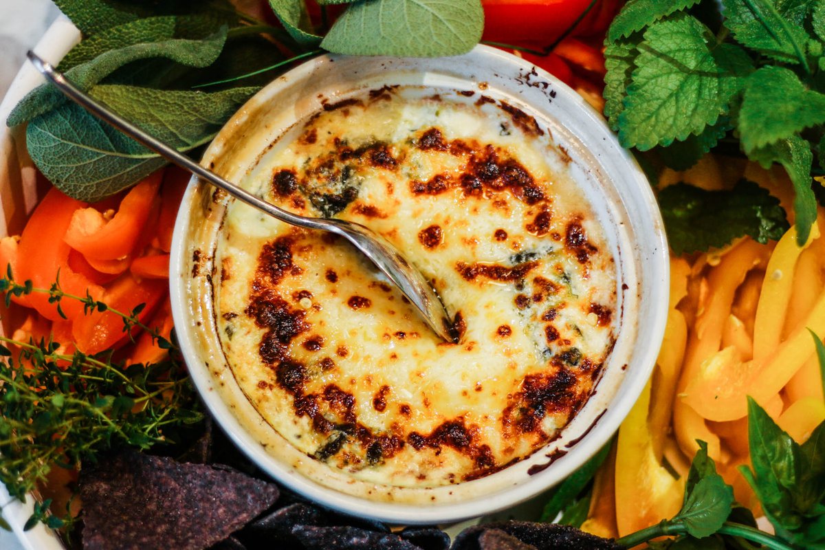 #SuperBowlSunday is TOMORROW! 🏈 Be the fan favorite of your party with a delicious spinach dip using #FreshBoxFarms #Spinach. Pick up fresh, local, and safe leafy greens for any #SuperBowlRecipe here: bit.ly/385MNTh