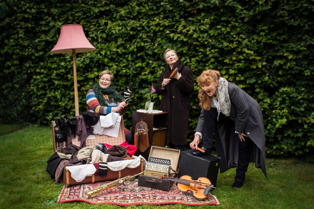 This year has already brought some big changes for me, including a new role as Artistic Director of the National Youth Folk Ensemble, and the end of our time with <a href="/moiraitrio/">Moirai</a>. I’ve written a few lines about it all in my newsletter:

mailchi.mp/280d792f5331/j…