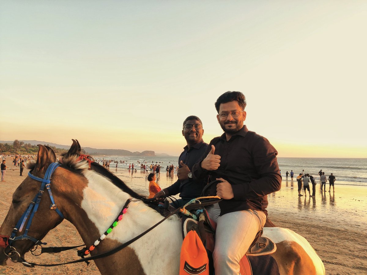 SunsetSnaps's tweet image. RT @Sanjaysasane277: Horse riding 🐴
@KapilThorat18
#photography 
#sunsetphotography 
#lifeishere