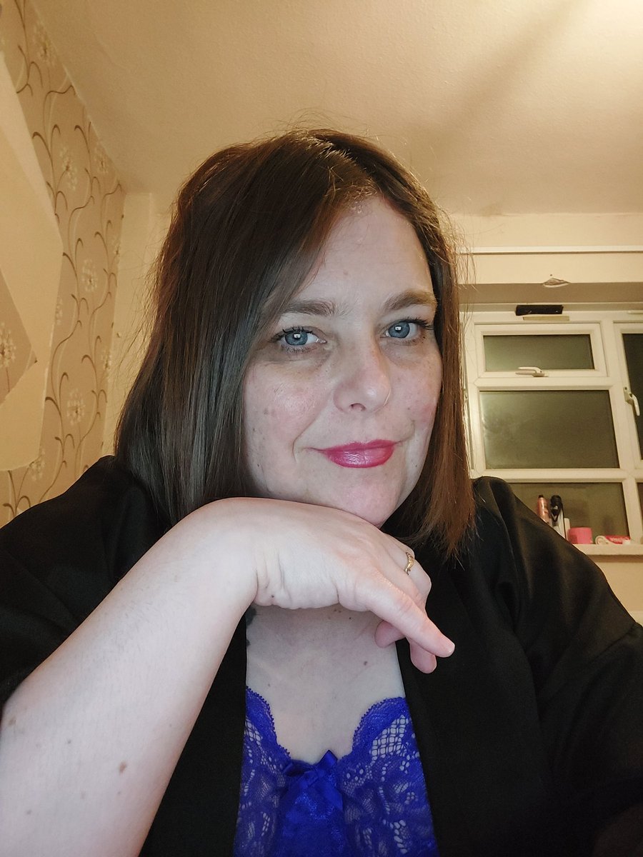 Naughty house wife on Twitter "🌹 🌹 Roses are red, My panties are lace