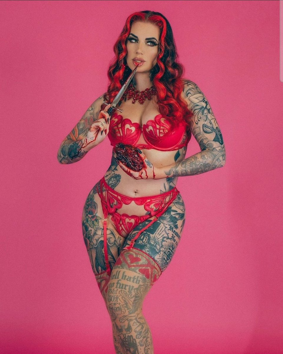 Open your heart to me baby 
I hold the lock and you hold the key 🎶