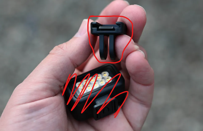 Malas_BeLike's tweet photo. Hello @GoProFr, petite bouteille à la mer, le service client ne comprend pas un copec de ce dont j'ai besoin du coup j'aimerai savoir où trouver des light mod mount adapter s'il vous plait, merci les héros ! https://t.co/ZclVoNilUs