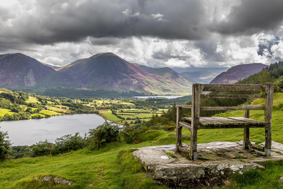 andrewswalks's tweet photo. Good idea Paul, here are 4 benches overlooking 4 lakes in #Cumbria https://t.co/yhVuKyZezl