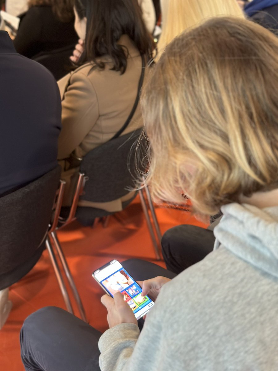 Maison_IA's tweet photo. [#WAICF06 #IAGAMES 🎙️] by «Côte d’Azur France» Terre d’IA!

👾GRAND QUIZ DE LA MIA 
✔️ 20 questions sur l’#IA 
✔️ 50 participants 

Bravo aux 3 gagnants 👏🏆 https://t.co/0tv3s6HC3A