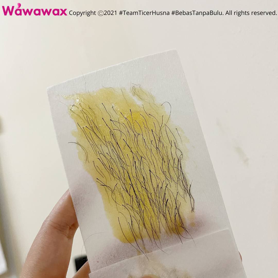 ▶️ Macam mana cara nak guna ye?

CARA GUNA WAWAWAX
1. Pastikan kulit kering, bulu lebih 3mm.Sapu ikut arah pertumbuhan bulu.

2. Ambil strip tampal atas wax dan urut atas kain ikut arah sapuan tadi dalam 3-5 kali.

3. Tarik lawan arah bulu sepantas mungkin mcm sentap dalam 1 saat