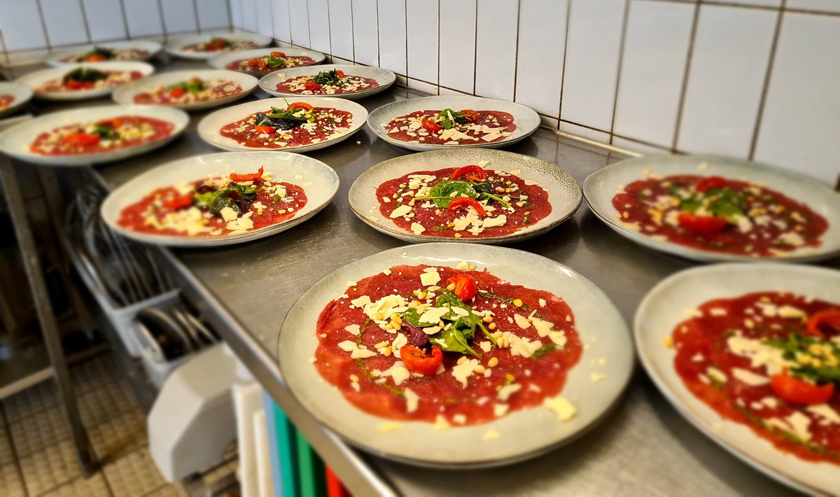 funnyguy744's tweet image. #PartyWork 
#GoodGoing