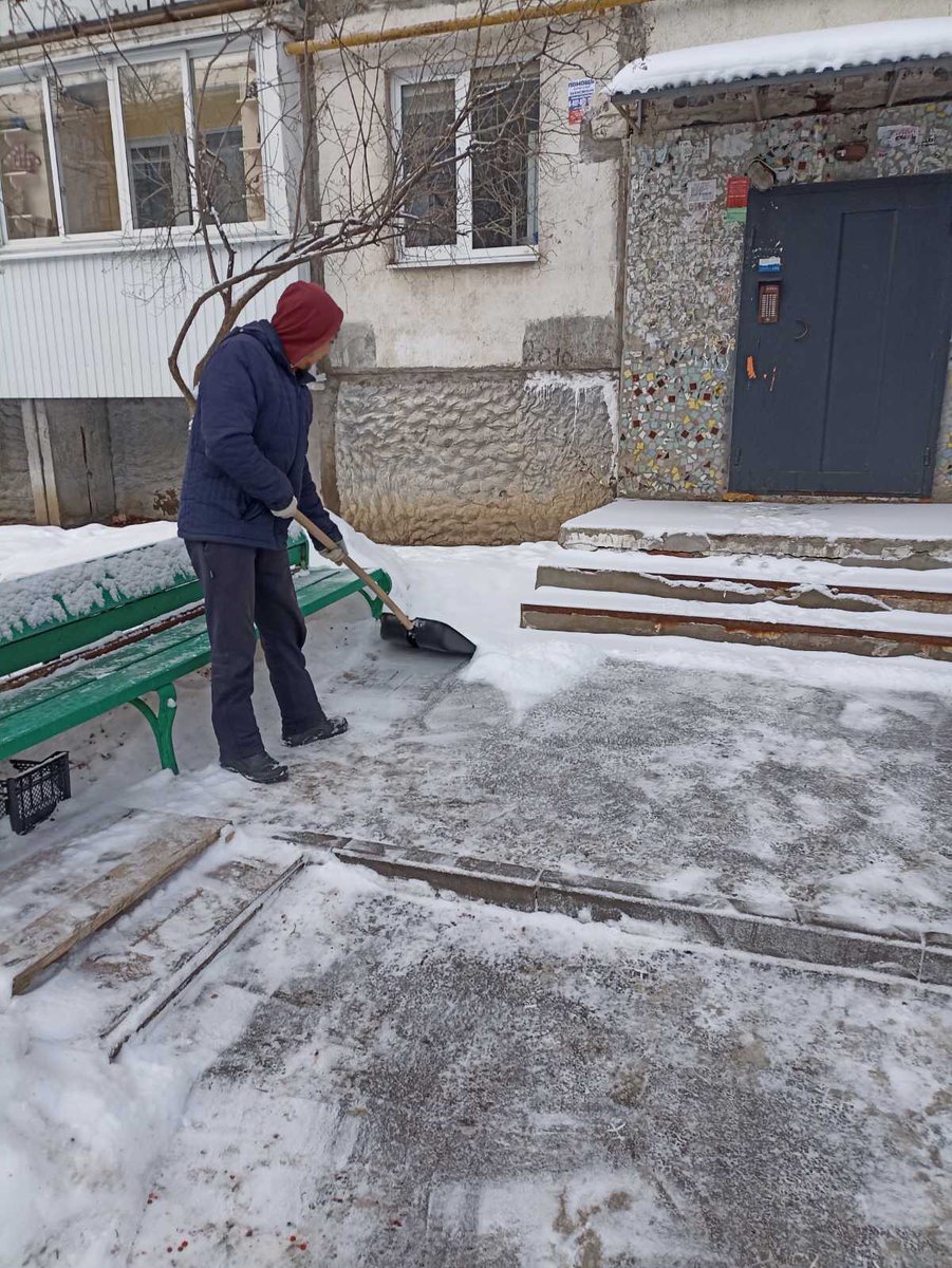 lukmkd63's tweet photo. Проведена уборка дворов по адресам: Сергея Лазо 35а; Красноглинское шоссе 37; Гайдара 5; Лазо 33,35. https://t.co/8bQka7oHnH