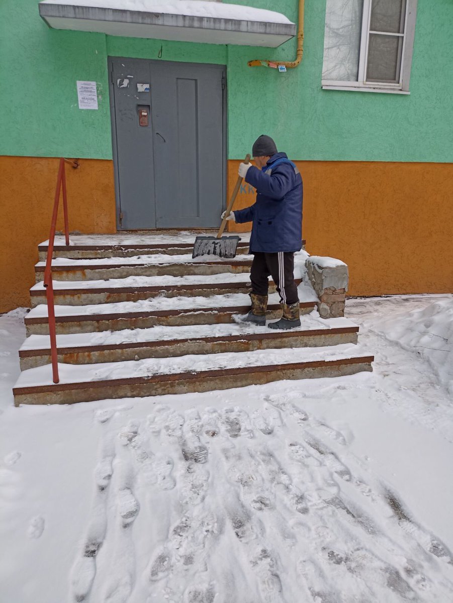 lukmkd63's tweet photo. Проведена уборка дворов по адресам: Сергея Лазо 35а; Красноглинское шоссе 37; Гайдара 5; Лазо 33,35. https://t.co/8bQka7oHnH