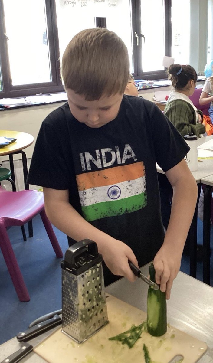 DLPTBraybrook's tweet photo. Year 4 were also investigating the geography and cultures of an Asian country. They visited India! The corridors were full of the delicious aroma of their vegetable curry.  #HappyandHealthy #P2W https://t.co/Tb5qKJW2NI