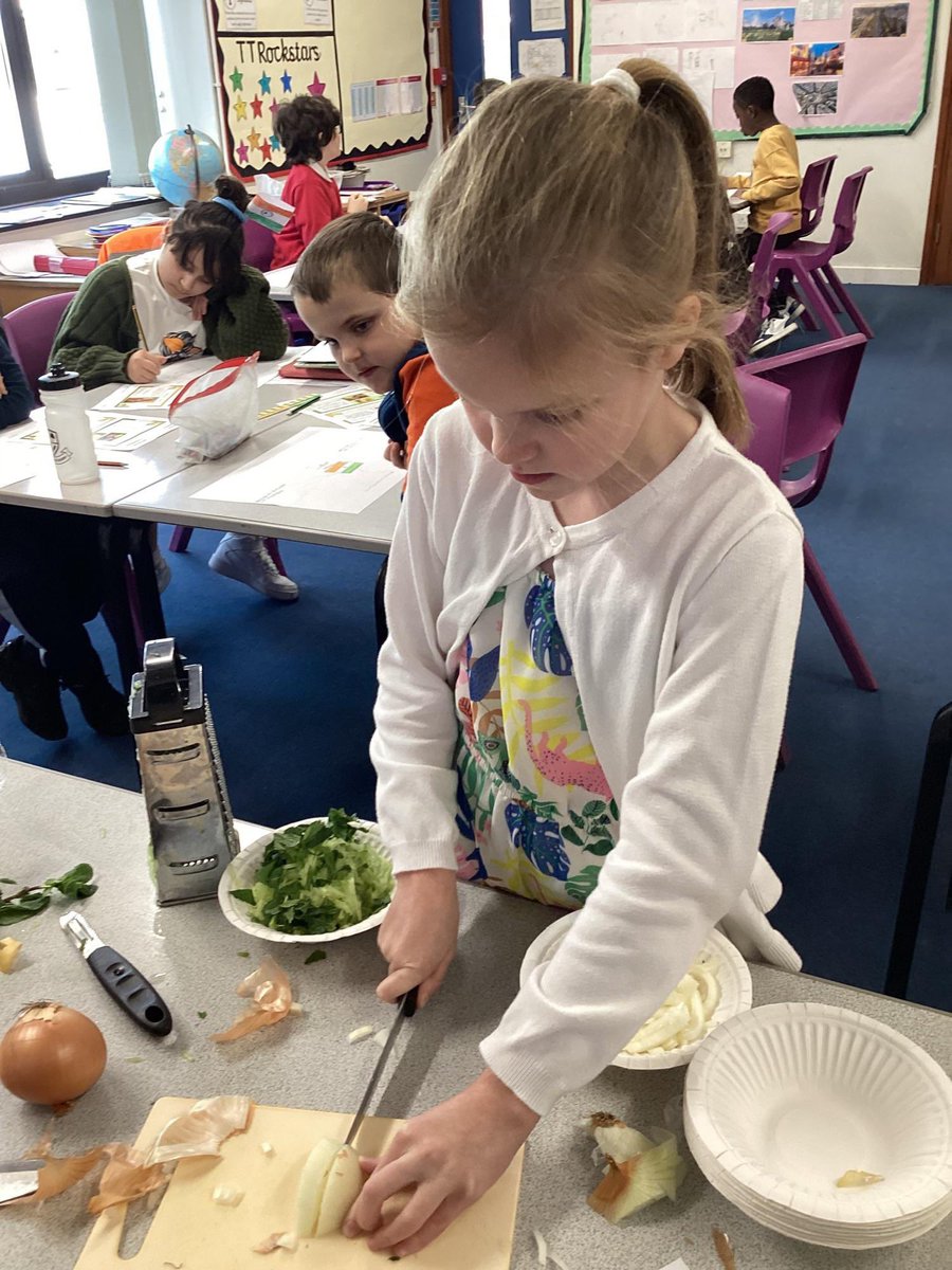 DLPTBraybrook's tweet photo. Year 4 were also investigating the geography and cultures of an Asian country. They visited India! The corridors were full of the delicious aroma of their vegetable curry.  #HappyandHealthy #P2W https://t.co/Tb5qKJW2NI