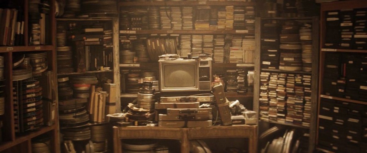 JanusCycle's tweet image. I love the way @JustinHBenson &amp;amp; @AaronMoorhead weave beautiful textures of vintage technology into their films about the mysterious and unknown.
Do you guys collect and keep all the gear you find?

#SomethingInTheDirt, #TheEndless and your other films are amazing, thank you.