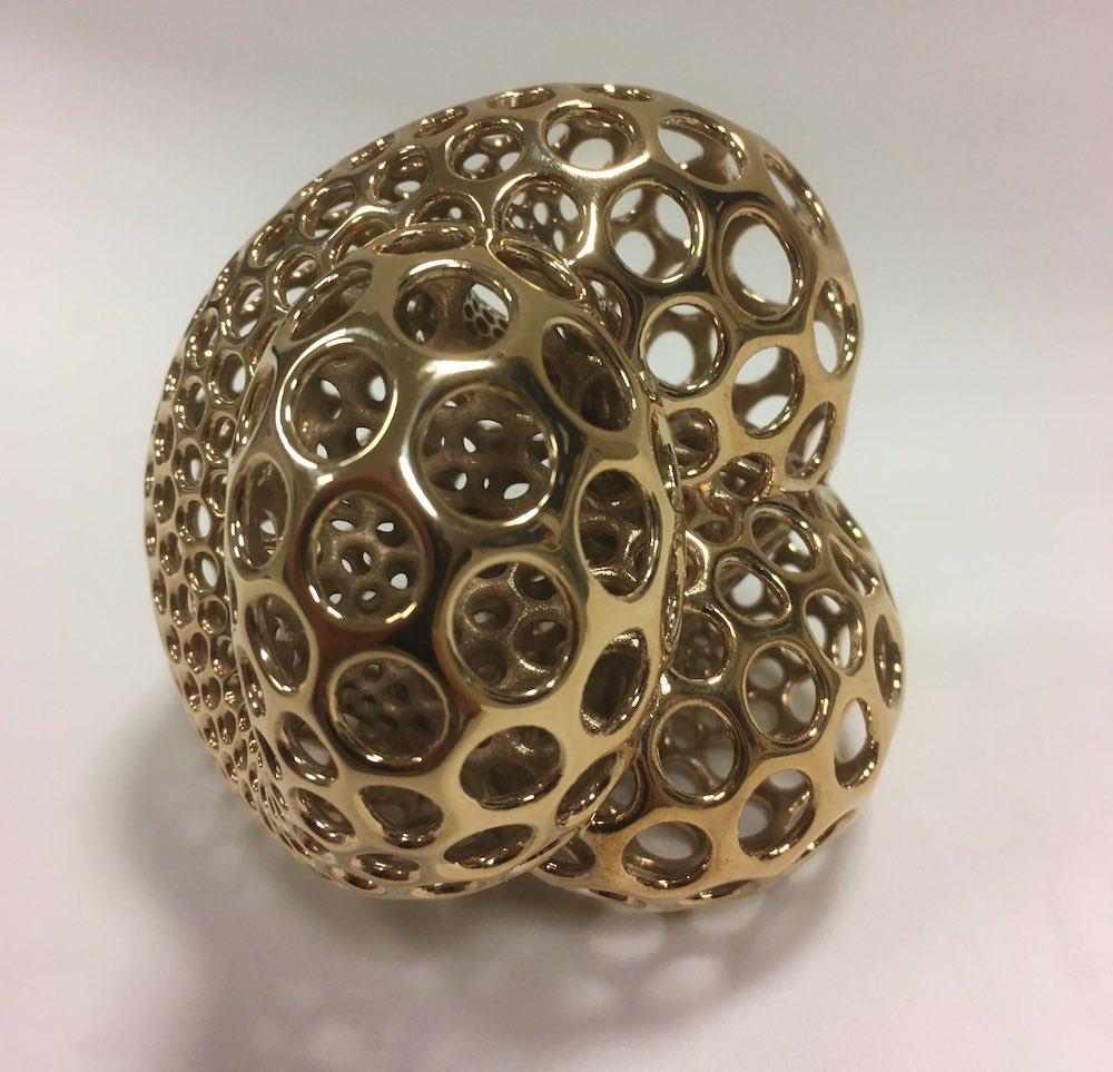 LaMiReMiMath's tweet photo. I could not resist… Here is a bronze model of the Boy surface, i.e. an immersion of the real projective plane in R^3 (https://t.co/afQWL1XyCx).
Un modèle en bronze de la surface de Boy (https://t.co/e5XzFGJak3) #illustratingmath #3dprinting https://t.co/cgAtL033Y8