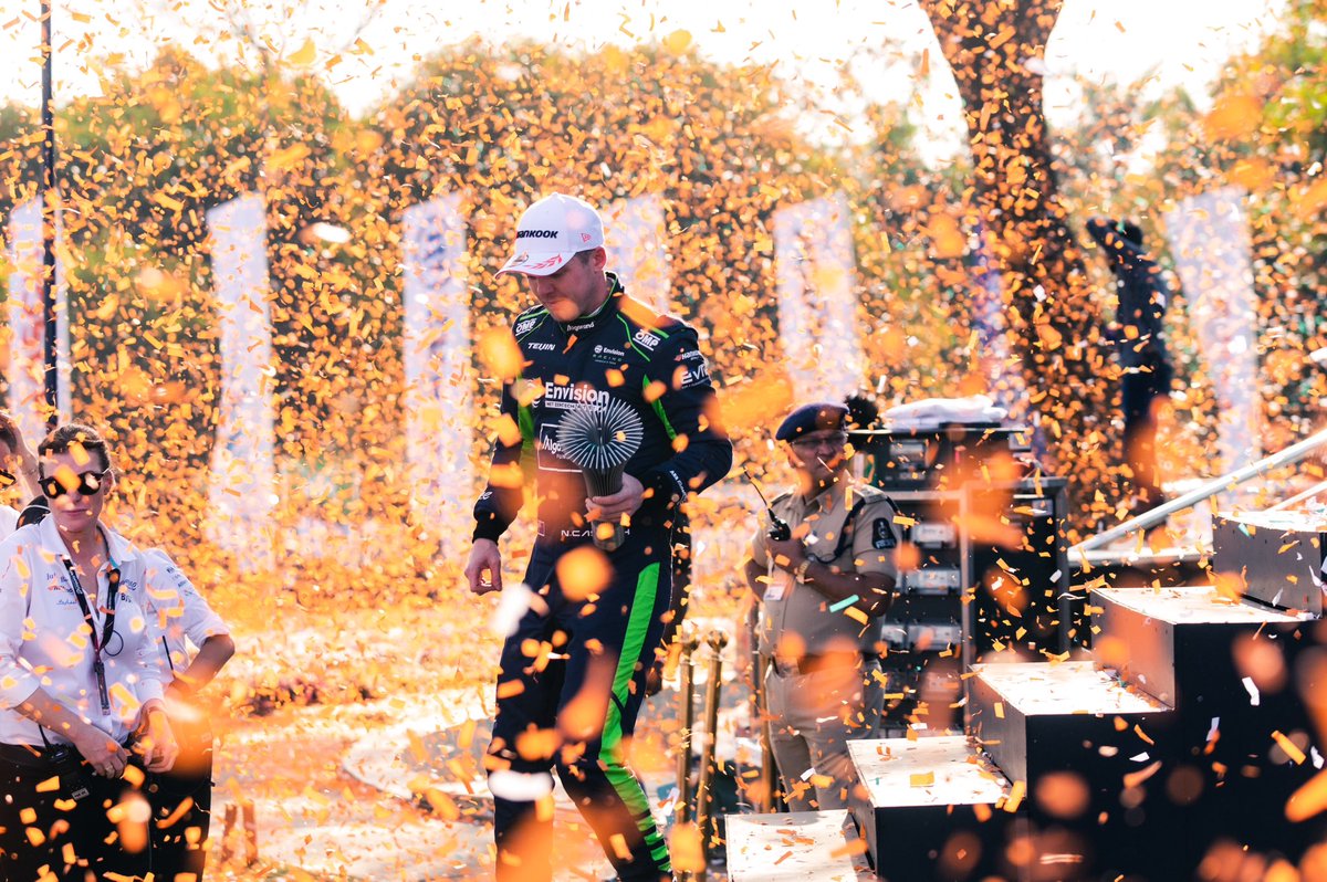 Confetti suits you, <a href="/NickCassidy_/">Nick Cassidy</a> 🤩