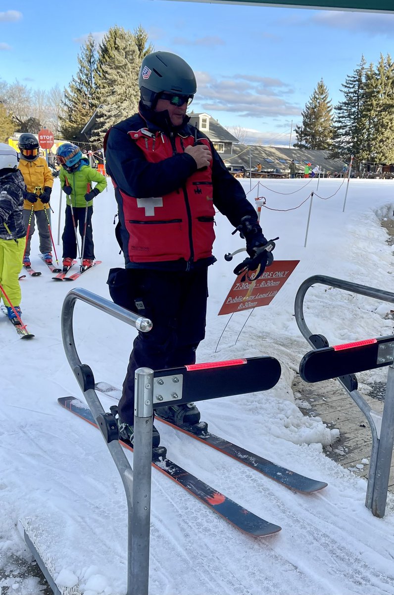 mountpeter's tweet photo. That feeling you get when patrol kicks off the weekend. Let’s go! #mountpeter #weekends #skiing #snowboarding #iskiny #ilovemyjob https://t.co/0fyBZN6I2c