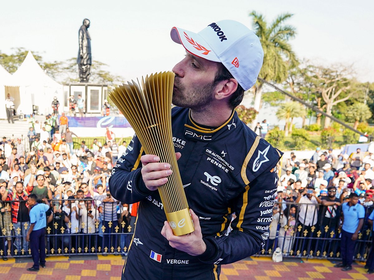 RoodJood's tweet image. Congratulations @JeanEricVergne 🍾🍾🍾🥂🏁
#ABBFormulaE #JEV25