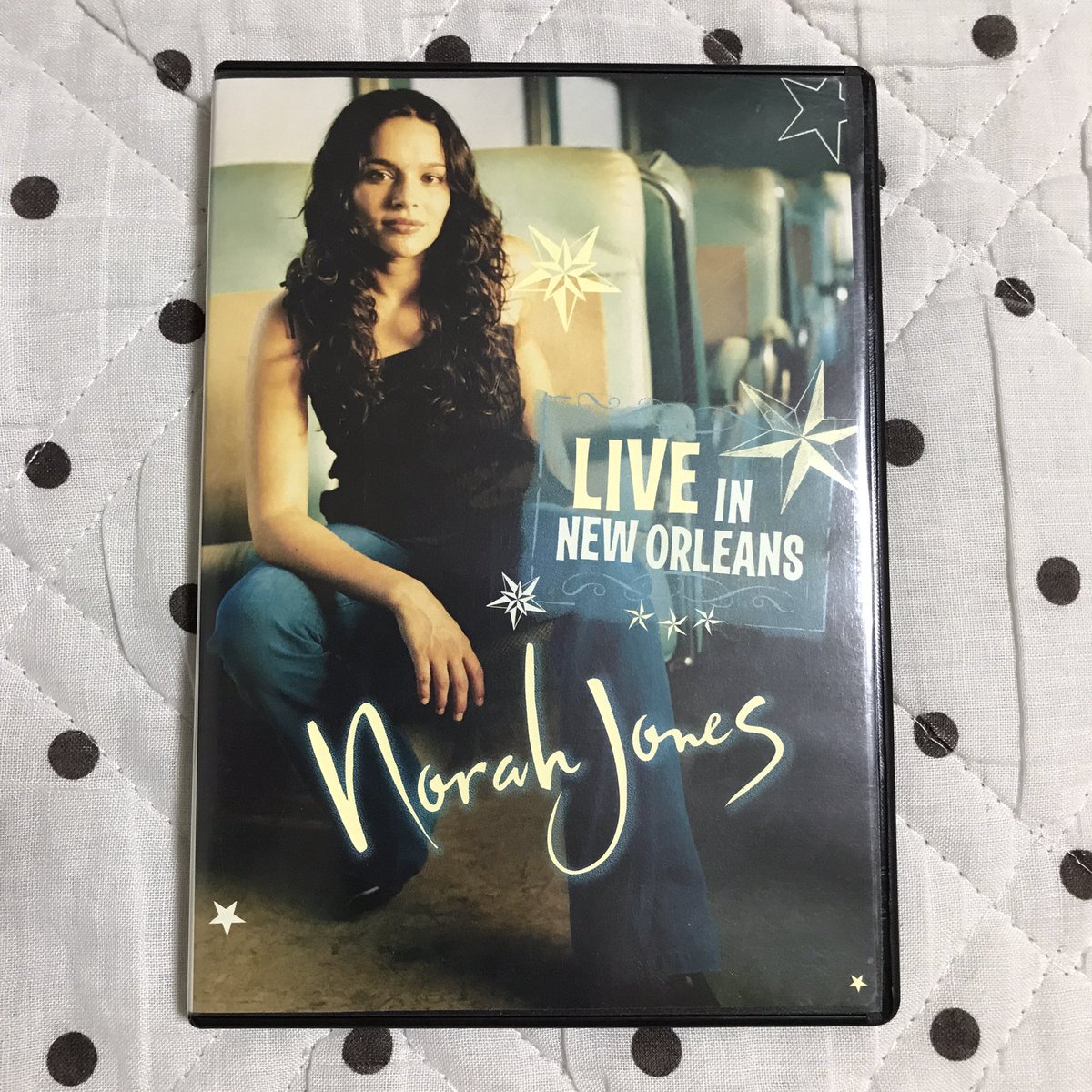 I don't know why I didn't come🖤
#norahjones #nowviewing #jazz 
#contemporaryjazz