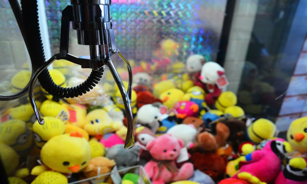 Igor7920's tweet photo. @NBA2K_MyTEAM the claw machines are more honest https://t.co/6b1vAoxGLm