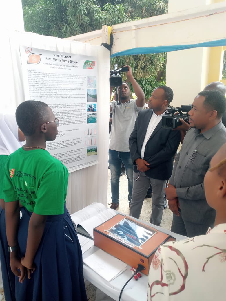 ystanzania's tweet photo. #WomenInScienceDay #Science4Development #YSTWinners Halima Muhunzi and Gloria Tibaijuka- Kibaha Girls 
and Macrine Chuwa - Arusha Science meet Deputy Minister of Education, Science and Technology, Omary Kipanga in #Dodoma today. https://t.co/BI6Tn8gWCe