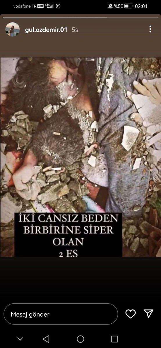 tatli_busra's tweet photo. @elonmusk 2 cansız beden. Son defa birbirine sarılan çift. Eşine siper olan bir eş. Turkey https://t.co/2bVAK4W40v