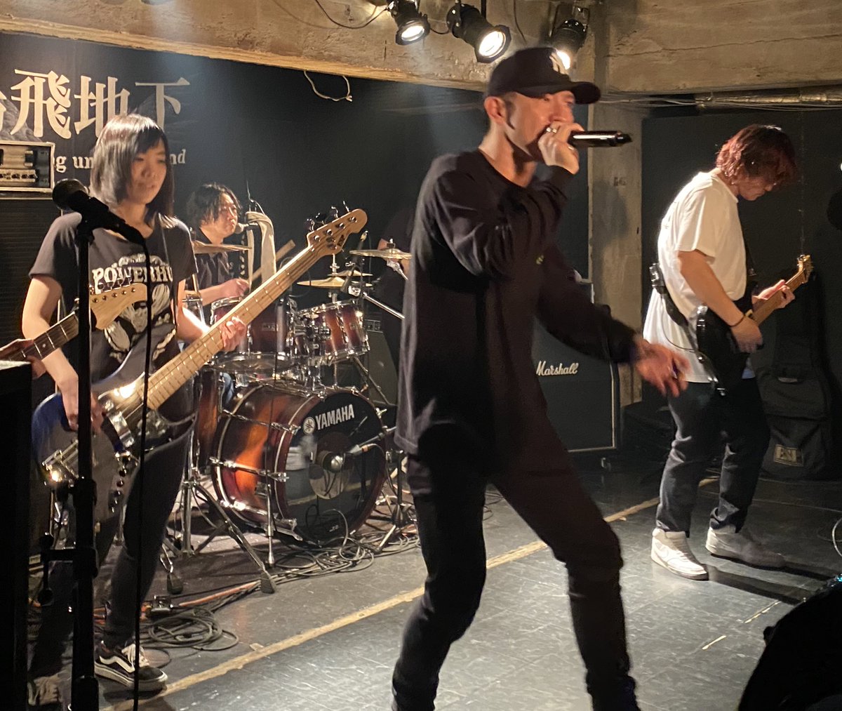 MOCO_09_04's tweet image. FFさんのLIVE終〜了〜✨
FLIP OUTってバンド‼︎
ドラム叩いてます🥁
ボーカルのYUDyくんカッコいいし､ツインギター🎸でベースが女の子で皆んなカッコいい👍🏻
ベースのせいこさん…今日ご入籍とのことで…
🍾おめでとうございます🎉

＃FLIPOUT