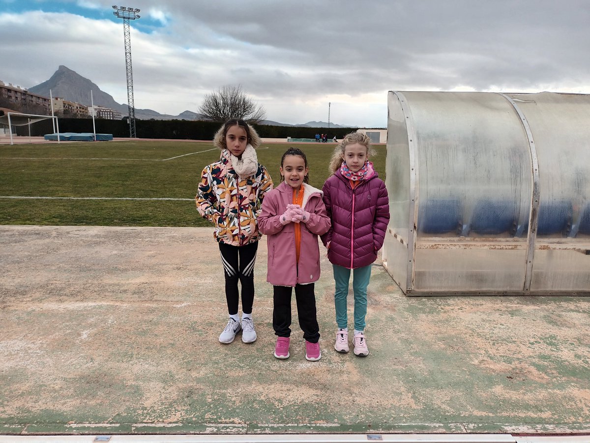 cdfilippedes's tweet photo. 2° semifinal Campeonato Regional de Invierno SUB10-SUB12 en pista (Jumilla)

Magnífica jornada con la participación de Ana García, Carmen Navarrrete y Natalia López, en pruebas de velocidad y vallas, y 500ml.

Gran organización de
@la_famu y @ACJumilla https://t.co/1SwCDGBL1B