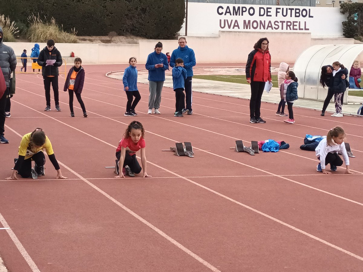cdfilippedes's tweet photo. 2° semifinal Campeonato Regional de Invierno SUB10-SUB12 en pista (Jumilla)

Magnífica jornada con la participación de Ana García, Carmen Navarrrete y Natalia López, en pruebas de velocidad y vallas, y 500ml.

Gran organización de
@la_famu y @ACJumilla https://t.co/1SwCDGBL1B