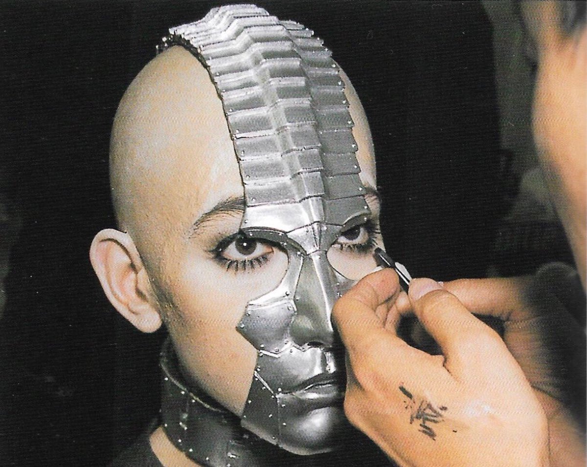 Details from the Undercover Spring/Summer 1996 Collection 'Under