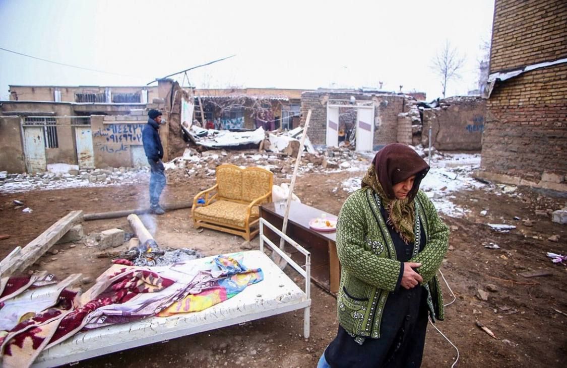 VoiceofSAz's tweet photo. 130,000 inhabitants of #Khoy city in #SouthAzerbaijan have been left homeless as a result of the local earthquakes.

Reportedly, aid in the amount of 120 billion tomans (2.4 million euros) has been collected from various regions of South Azerbaijan for the earthquake victims. https://t.co/1E2AiEqOHF