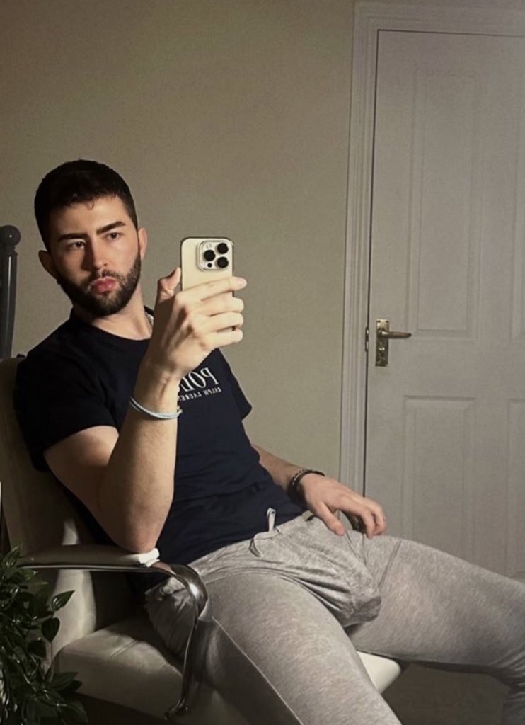 James Aston / Jaston™ on Twitter