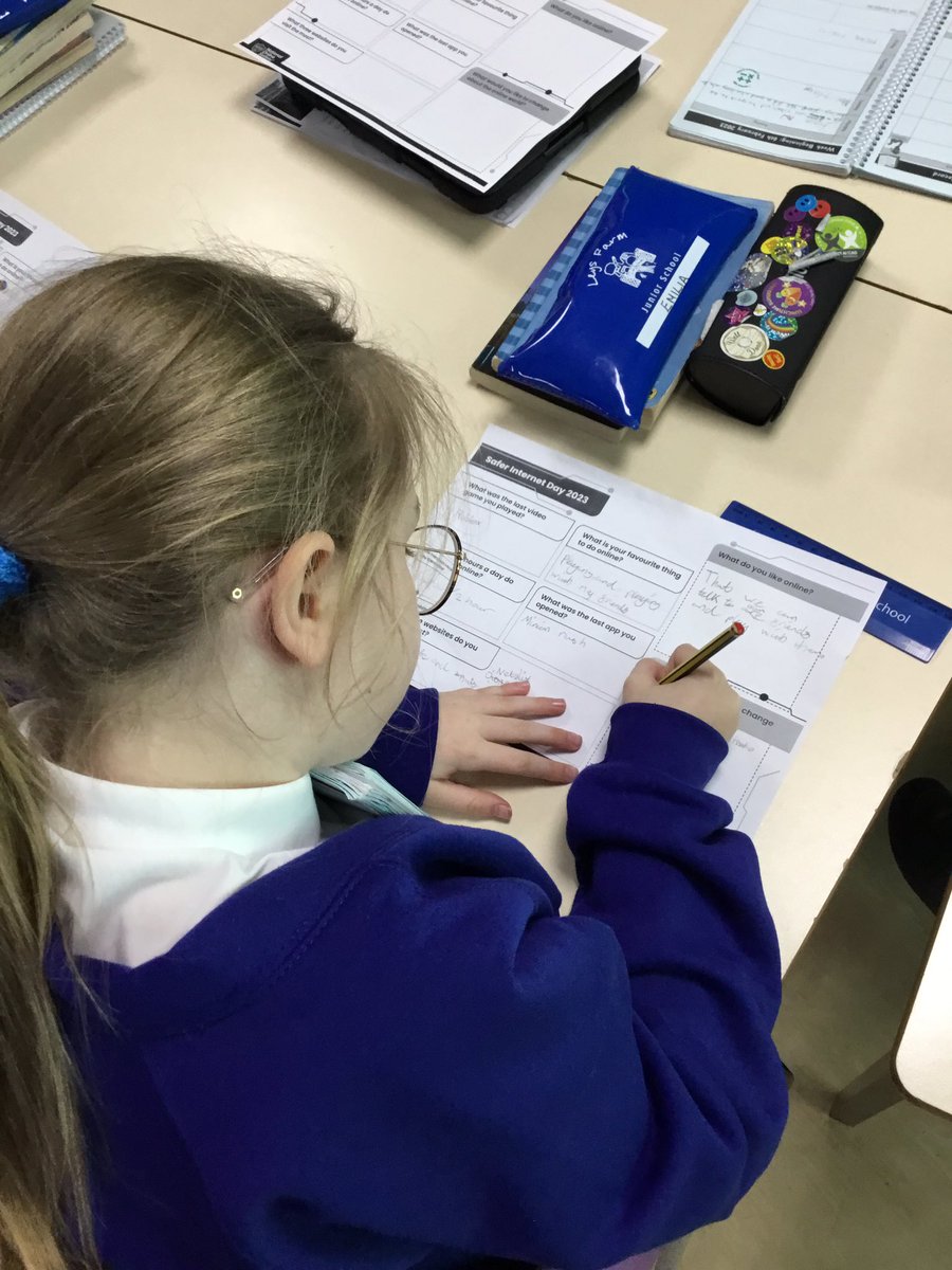 LeysFarm's tweet photo. Safer Internet Day in Class 4W last week. We really enjoyed using the Kagan structure of Mix, Pair, Share to discover friends who have similar interests online. #LFJSComputing #SaferInternetDay2023 @KaganOnline https://t.co/9LTn4LXddC